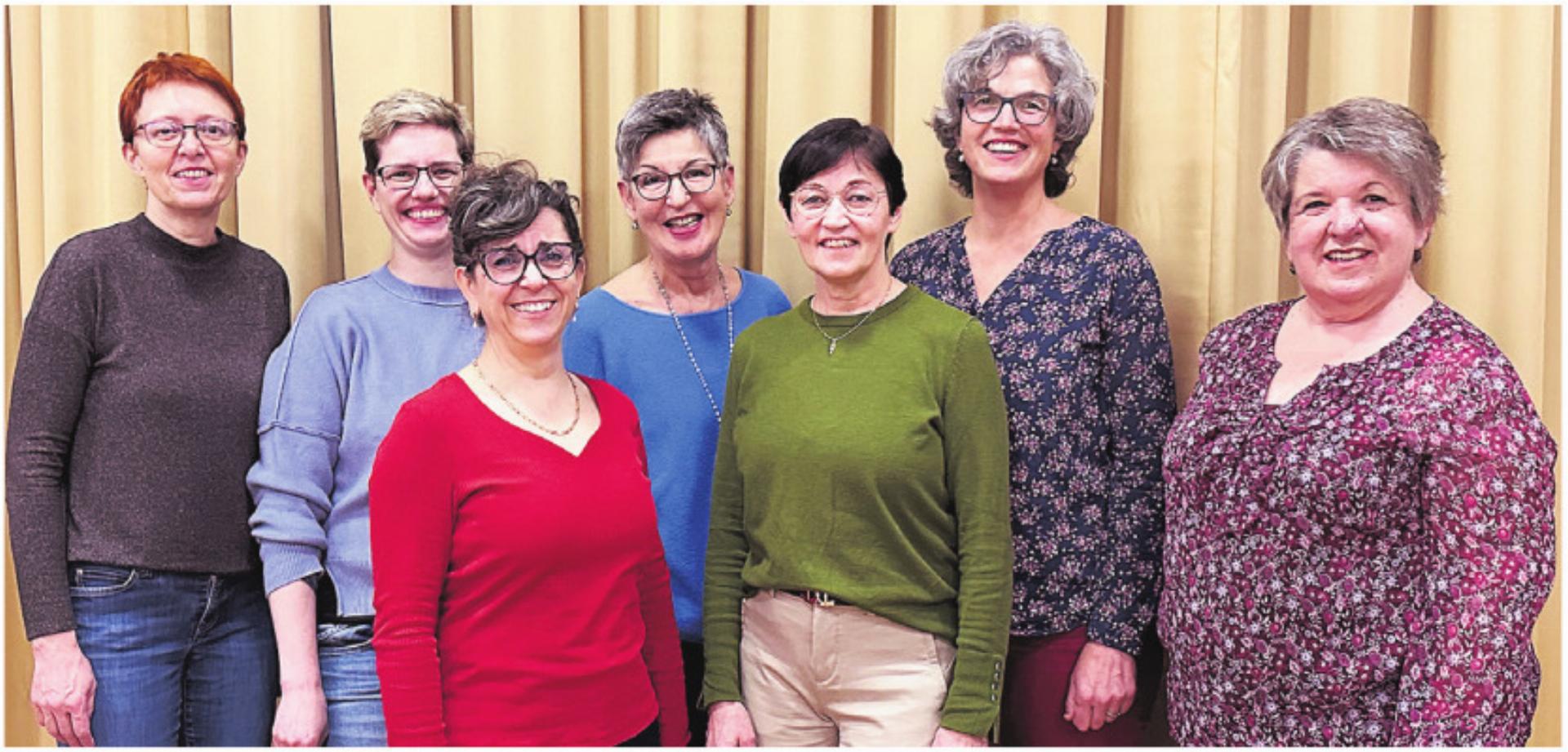 Die ehemaligen und neuen Vorstandsmitglieder von Chorisma: Carmen Gretener, Eva Kübler, Luisa Astorino, Lisa Christen, Lydia Huber, Beatrice Bürge, Marianne Walter (von links). Foto: zVg - Das Bild wird blockiert. – Möglicherweise durch einen aktiven Adblocker.