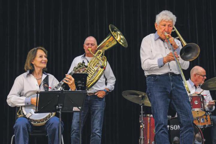Die Swanee River Jazz Band sorgte für den musikalischen Abschluss der Heimatbuch-Generalversammlung. Foto: Andreas Busslinger