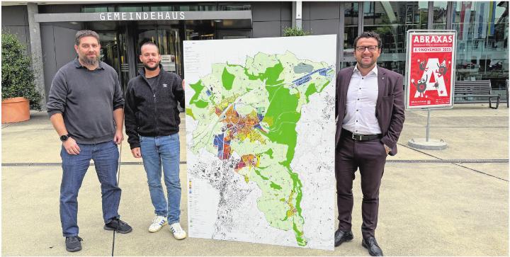 Pascal Iten, Pascal Strüby und Zari Dzaferi (von links). Foto: rah