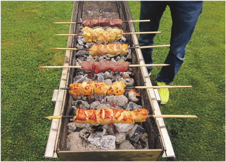 Ob ein Grillfest oder ein Garagenflohmarkt: zum «Tag der Nachbarschaft» sind alle Ideen willkommen. Foto: rah