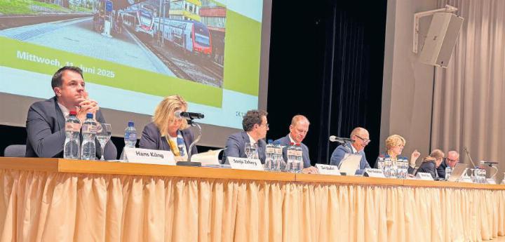 Der Baarer Gemeinderat konnte am Mittwochabend zufrieden sein. Die Versammlung folgte bei allen Geschäften der Baarer Exekutive. Foto: mam