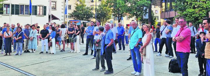 Besammlung der Neuzuzüger auf dem Rathausplatz. Fotos: hi