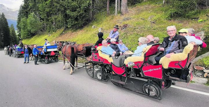 Ruhige Kutschenfahrt in idyllischer Landschaft. Foto: zVg