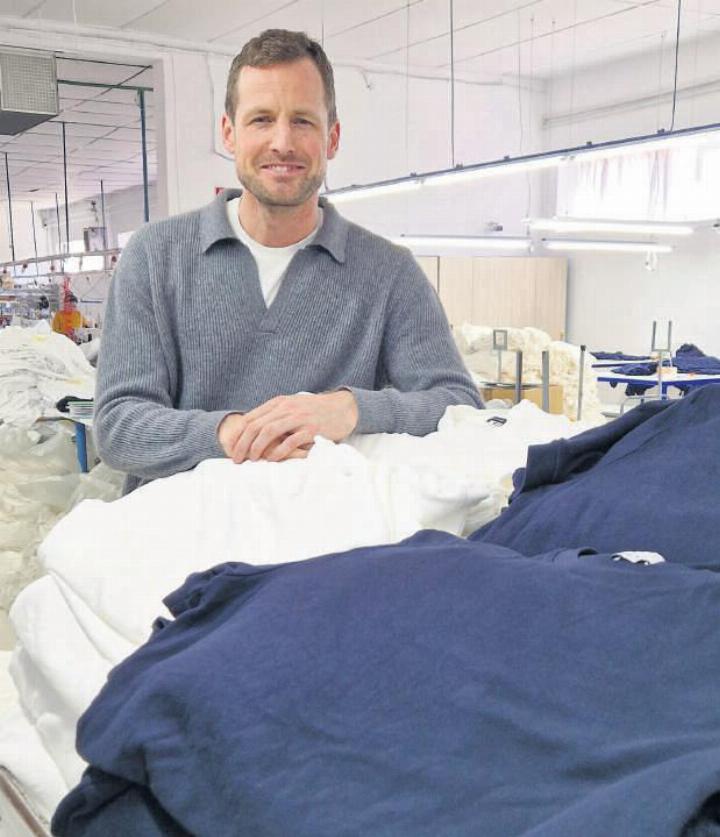 Hier lässt der gebürtige Baarer Patrick Röllin seine Kleider fertigen. Fotos: zVg