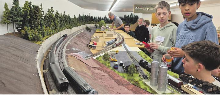 Mitglieder des Junior-Club manövrieren und rangieren, was das Zeug hält. Fotos: hps Mitglieder des Junior-Club manövrieren und rangieren, was das Zeug hält. Fotos: hps