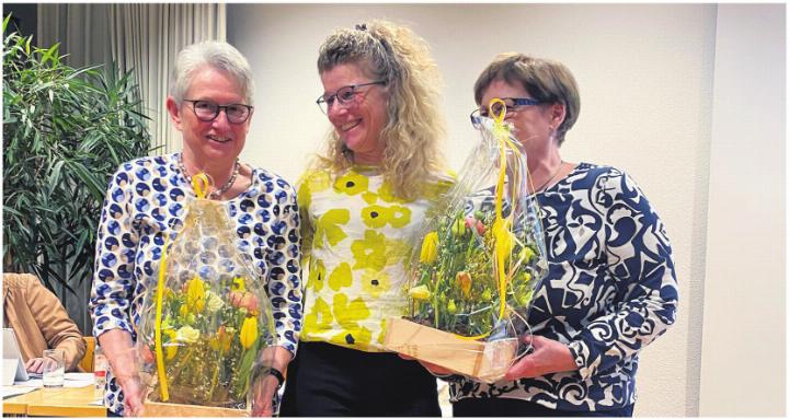 40 Jahre Mitglied: Pia Birbaum und Uschi Steiner (von links), in der Mitte Präsidentin Ramona Rudolph. Fotos: zVg