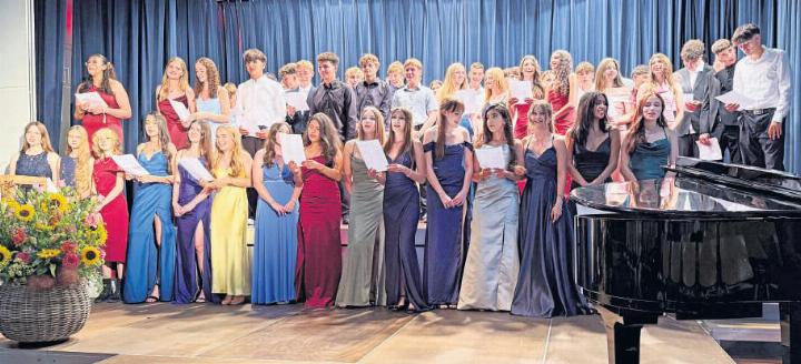 In der Aula der Schulanlage Sternmatt 2 sangen die Absolventen der Oberstufe den Titel «The Lazy Song». Foto: mam