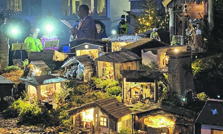 Die Krippenlandschaft mit ihren Häuschen fasziniert. Fotos: fl Die Krippenlandschaft mit ihren Häuschen fasziniert. Fotos: fl