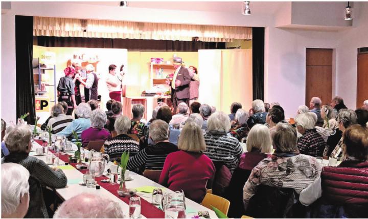 Das humorvolle Theaterstück «Paket im Aaflug» begeisterte das Publikum. Foto: zVg