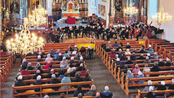 Adventskonzert mit dem Zuger Seniorenorchester in der Kirche St. Martin. Foto: zVg