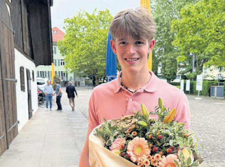 Flurin Baumann verfasste eine Arbeit über die jüngste Panzersperre, welche beim Islisberg in der Gemeinde Baar steht. Foto: mam