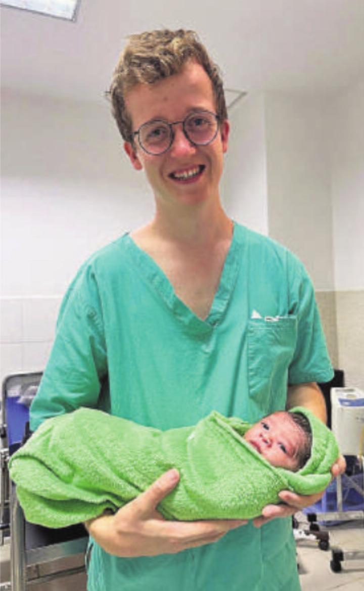 Das erste Baby, bei welchem Neese als Geburtshelfer dabei war.