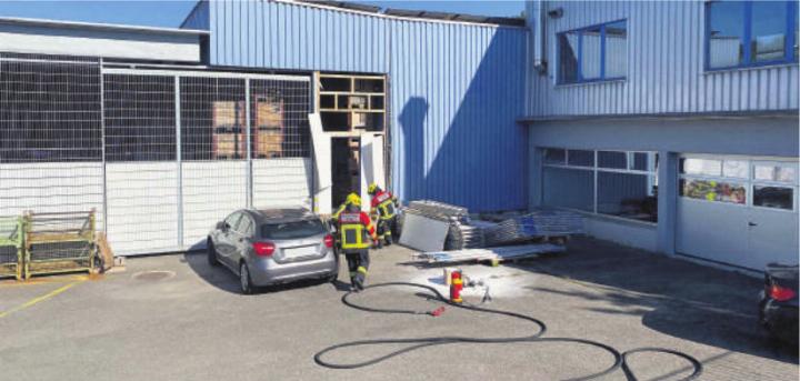 Durch die Wucht der Explosion entstand ein grosser Sach schaden. Foto: zVg