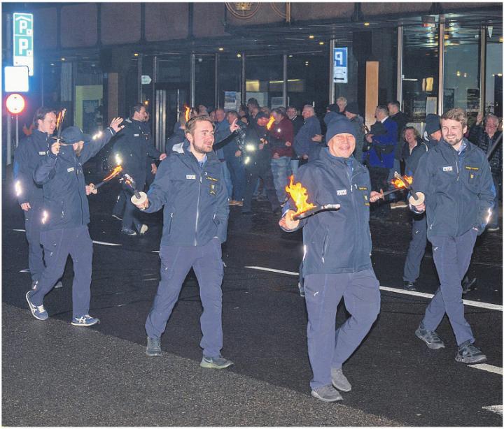 Der Löschzug Inwil am Fackelumzug. Fotos: eb