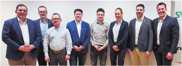 Die Nominierten: Markus Widmer, Michael Riboni, Daniel Eichenberger, Adrian Rogger, Stefan Merz, Selina Simmen, Lars Affentranger, Hans Küng (von links). Nicht auf dem Foto: Joleen Güntlisberger (auslandabwesend). Foto: zVg