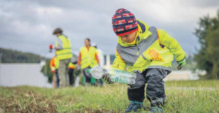 Am nationalen IGSU Clean-Up-Day stehen Gross und Klein im Einsatz für eine saubere Umwelt. Foto: zVg Am nationalen IGSU Clean-Up-Day stehen Gross und Klein im Einsatz für eine saubere Umwelt. Foto: zVg