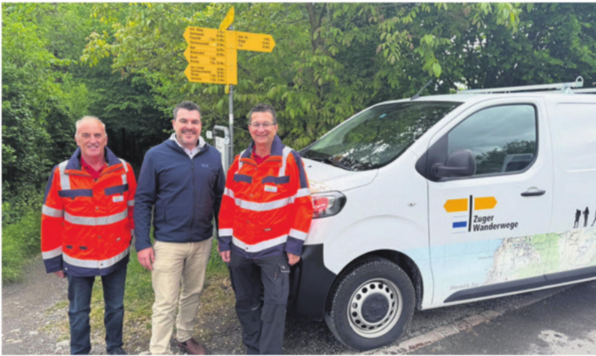 Alois Schuler, Leiter Infrastruktur Zuger Wanderwege, Florian Weber, Baudirektor und Karl Nussbaumer, Präsident Verein Zuger Wanderwege (von links). Foto: zVg - Das Bild wird blockiert. – Möglicherweise durch einen aktiven Adblocker.