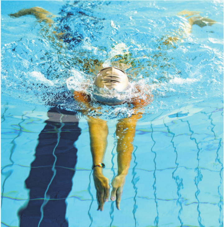 Vom 28. bis 31. Mai finden die Schwimmwettkämpfe der National Summer Games Zug 2026 im Hallenbad Lättich statt. Foto: Andreas Busslinger