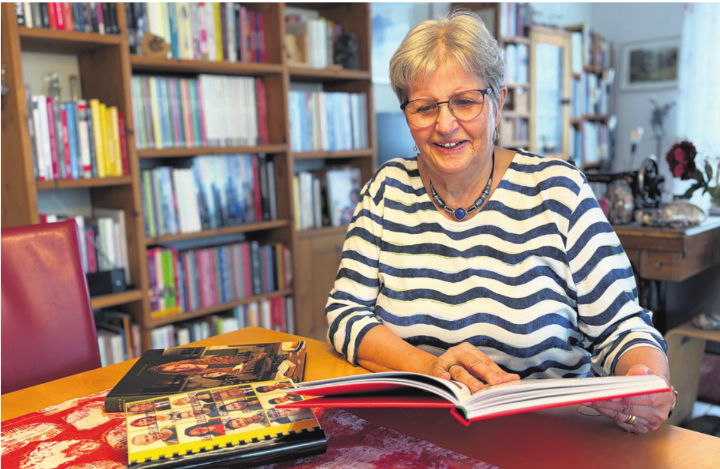 In ihren Kochbüchern findet Sybilla Graf Inspirationen für den Alltag. Fotos: fl