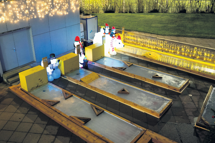Auf 15 solcher Eisminigolf-Bahnen kann ab 7. November im Schwimmbad Lättich gespielt werden. Foto: zVg